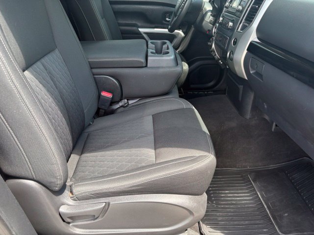 Used 2017 Nissan Titan SV AWD/4WD image 17