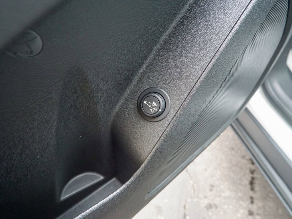 Used 2023 Chevrolet Equinox LT image 18