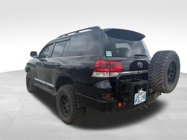 Used 2018 Toyota Land Cruiser w/ Four Season Floor Mat Package AWD/4WD image 6