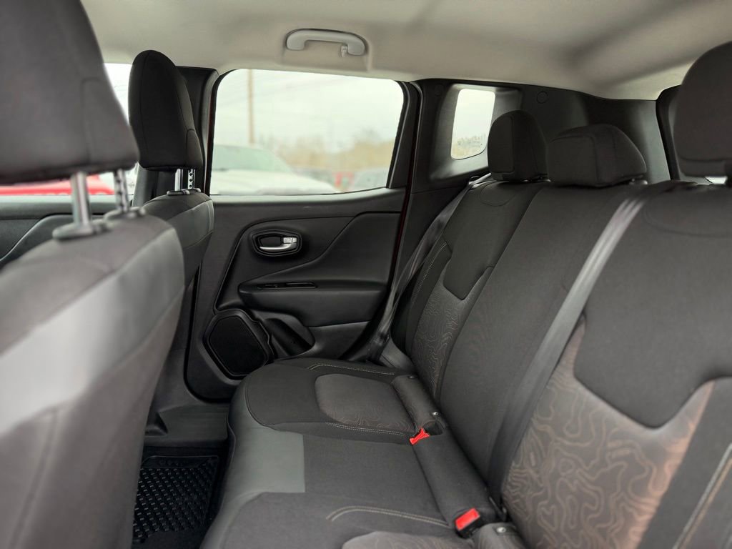 Used 2023 Jeep Renegade Latitude image 6