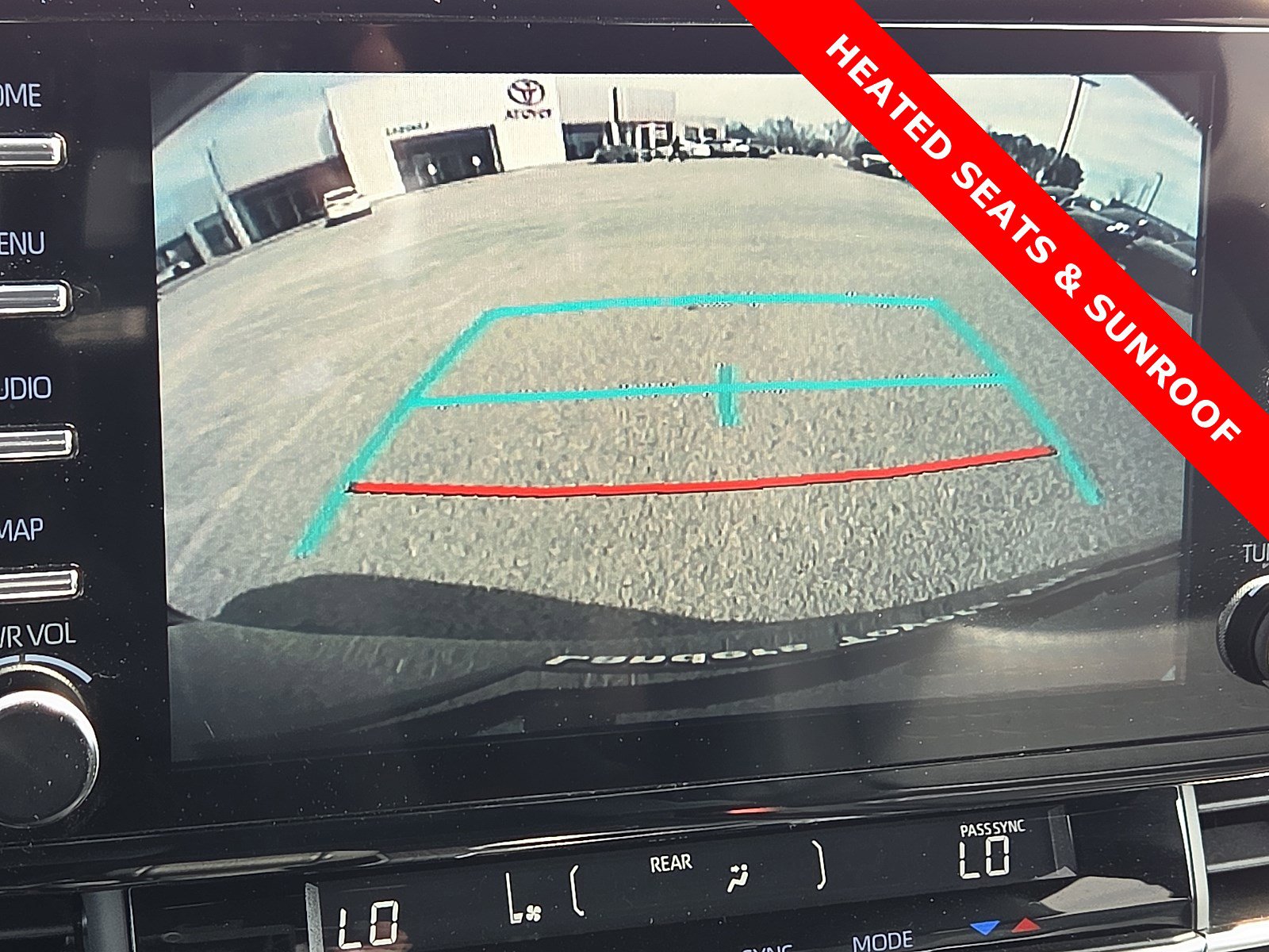 Used 2023 Toyota Sienna XSE w/ XSE Plus Package image 20