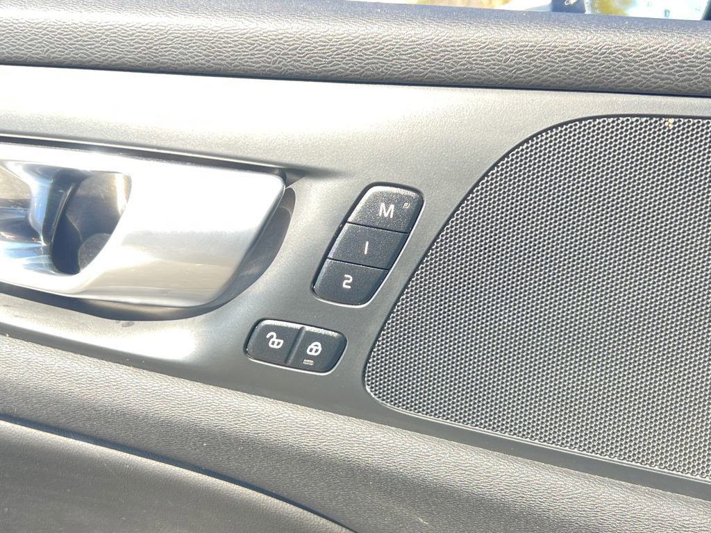 Used 2024 Volvo S60 B5 Core image 28