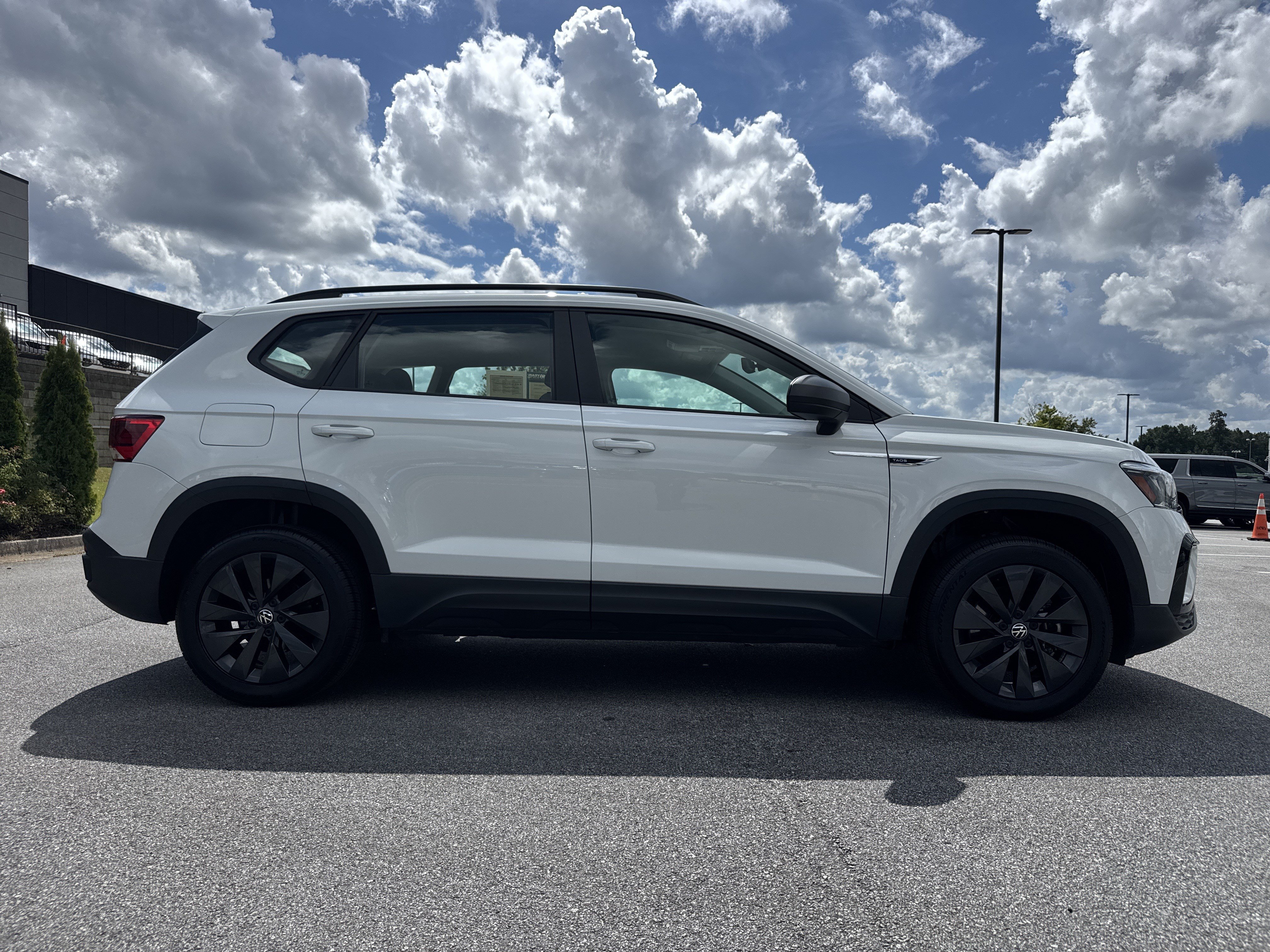 Used 2023 Volkswagen Taos S FWD image 11
