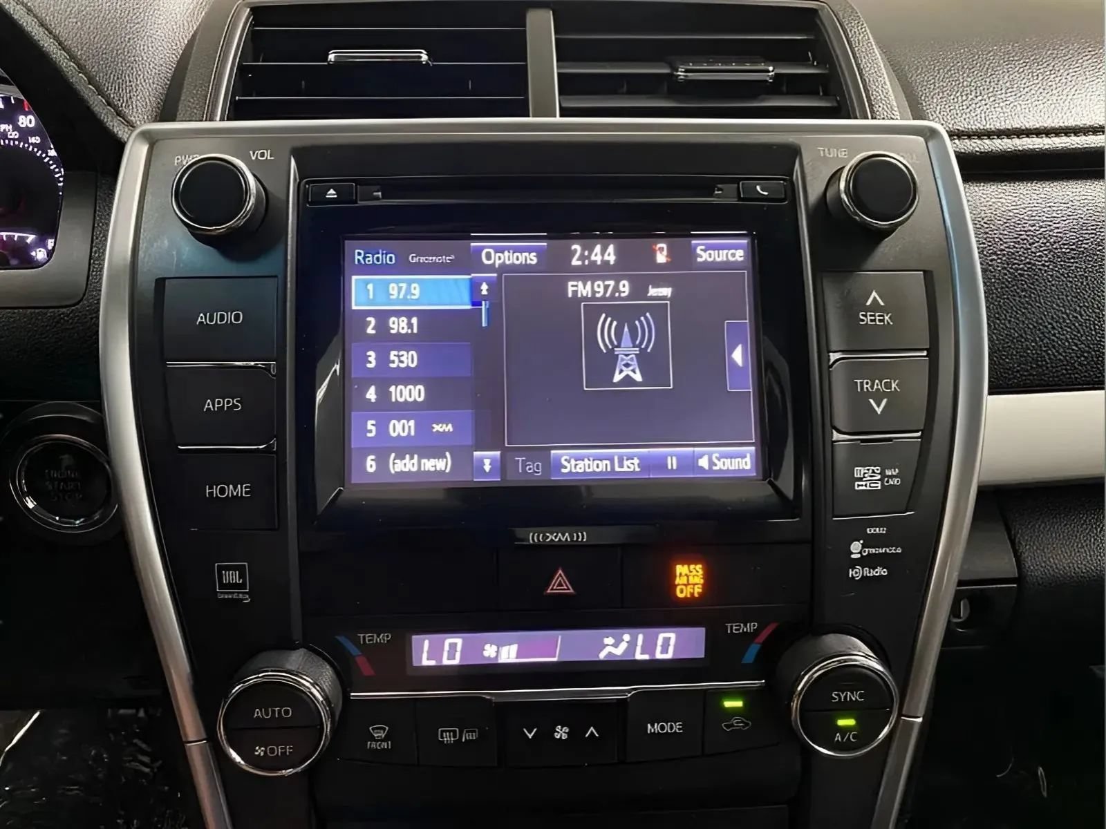 Used 2017 Toyota Camry XSE w/ Advanced Technology Package FWD image 19