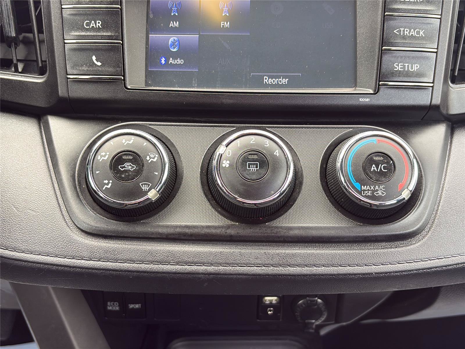 Used 2016 Toyota RAV4 LE AWD/4WD image 21