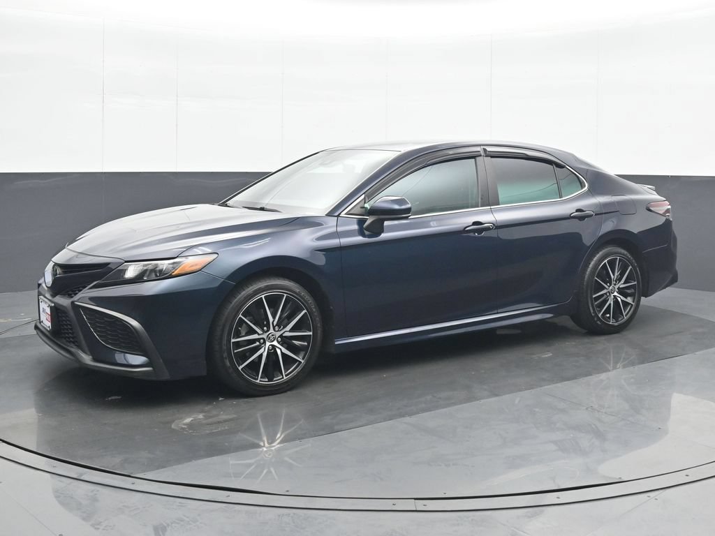 Used 2021 Toyota Camry SE FWD image 2