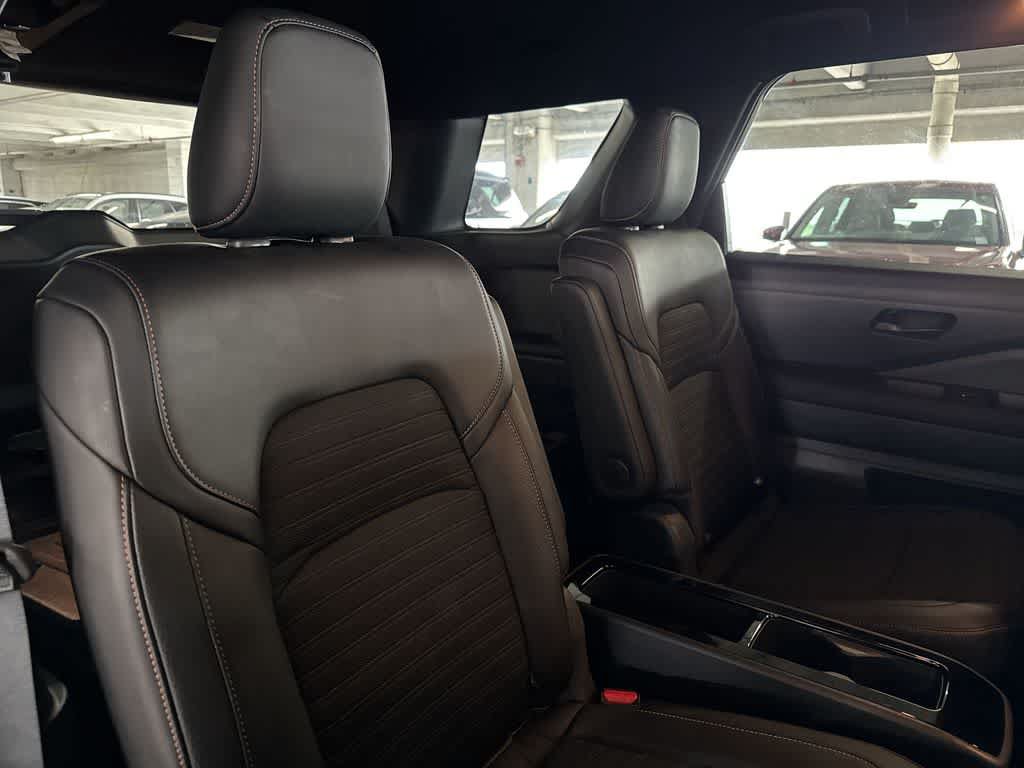 Used 2025 Nissan Pathfinder Rock Creek AWD/4WD image 25