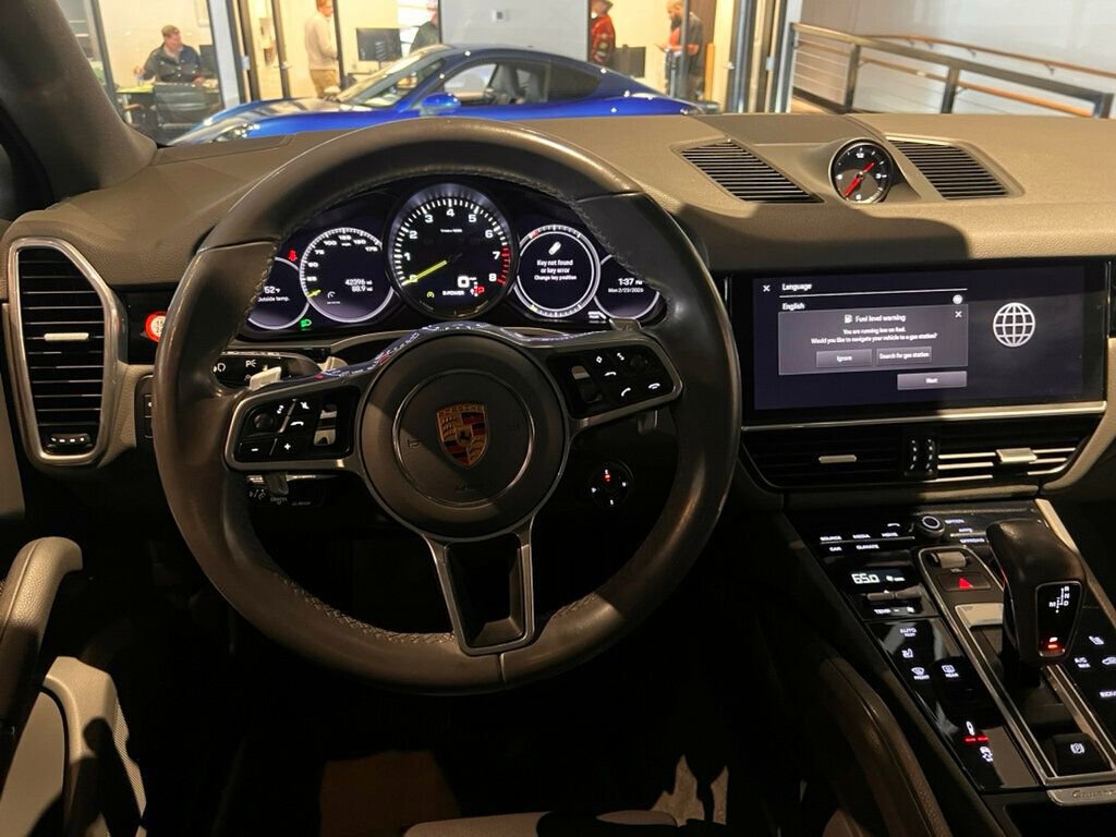 Used 2022 Porsche Cayenne E-Hybrid Coupe image 17
