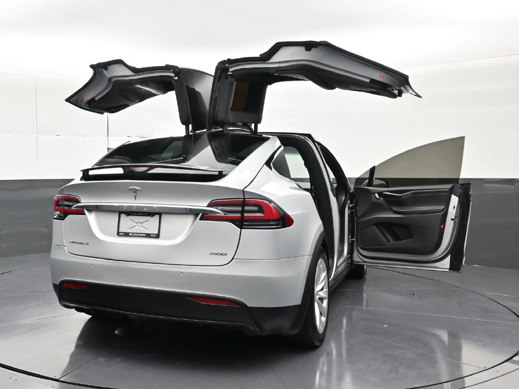 Used 2018 Tesla Model X 100D AWD/4WD image 34