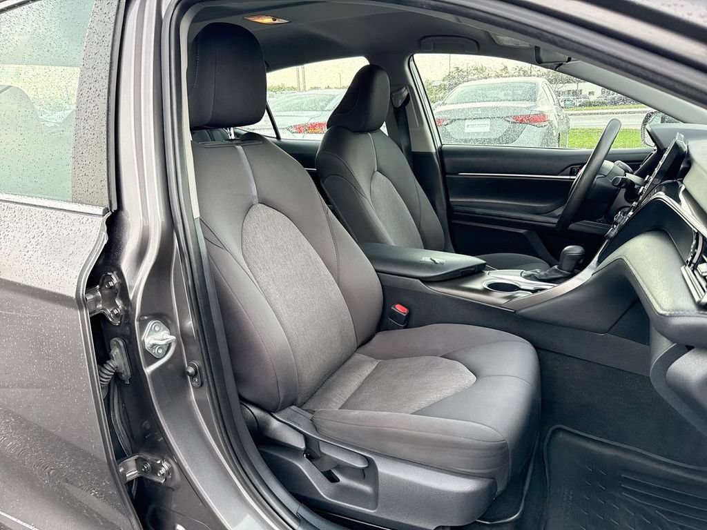 Used 2021 Toyota Camry LE FWD image 25