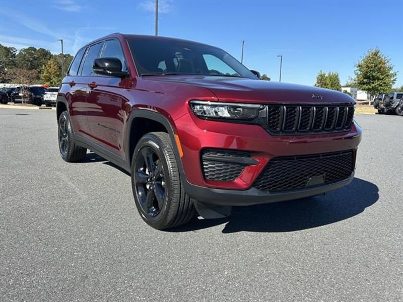 New 2025 Jeep Grand Cherokee Altitude RWD image 7