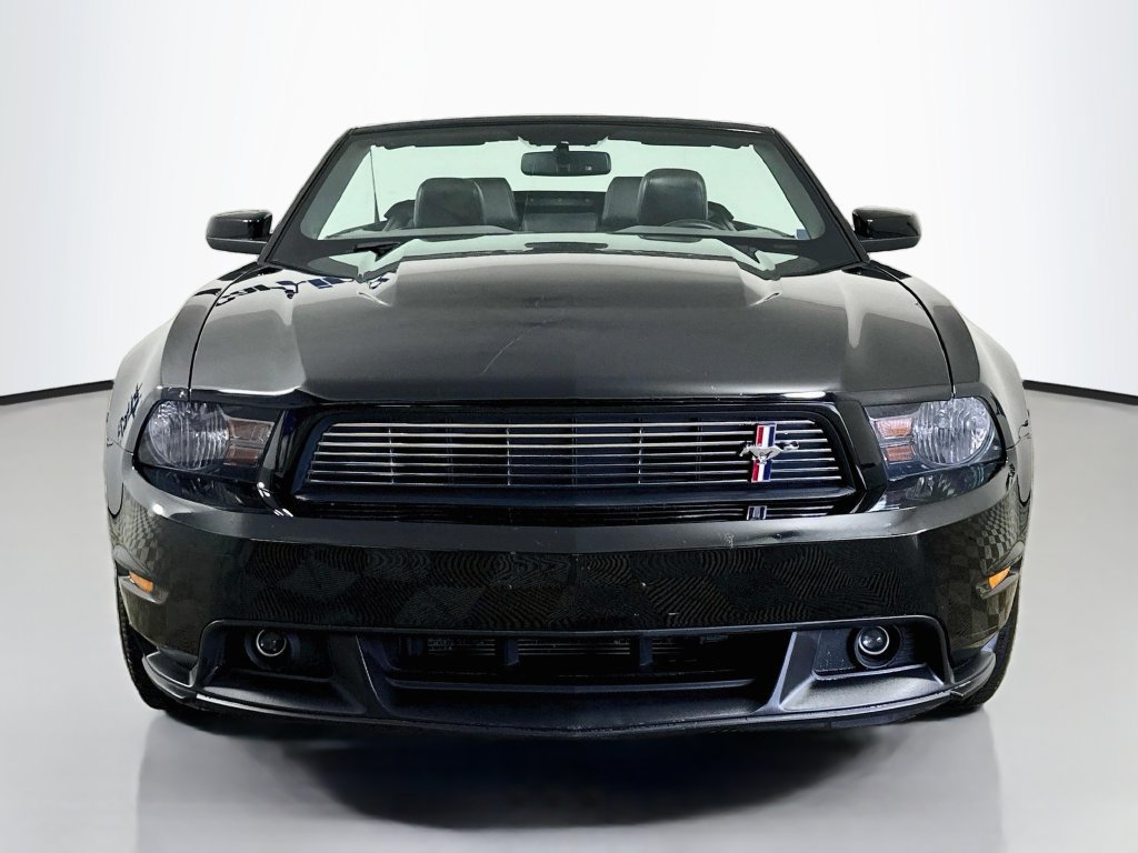 Used 2011 Ford Mustang GT Premium w/ Electronics Pkg RWD image 2