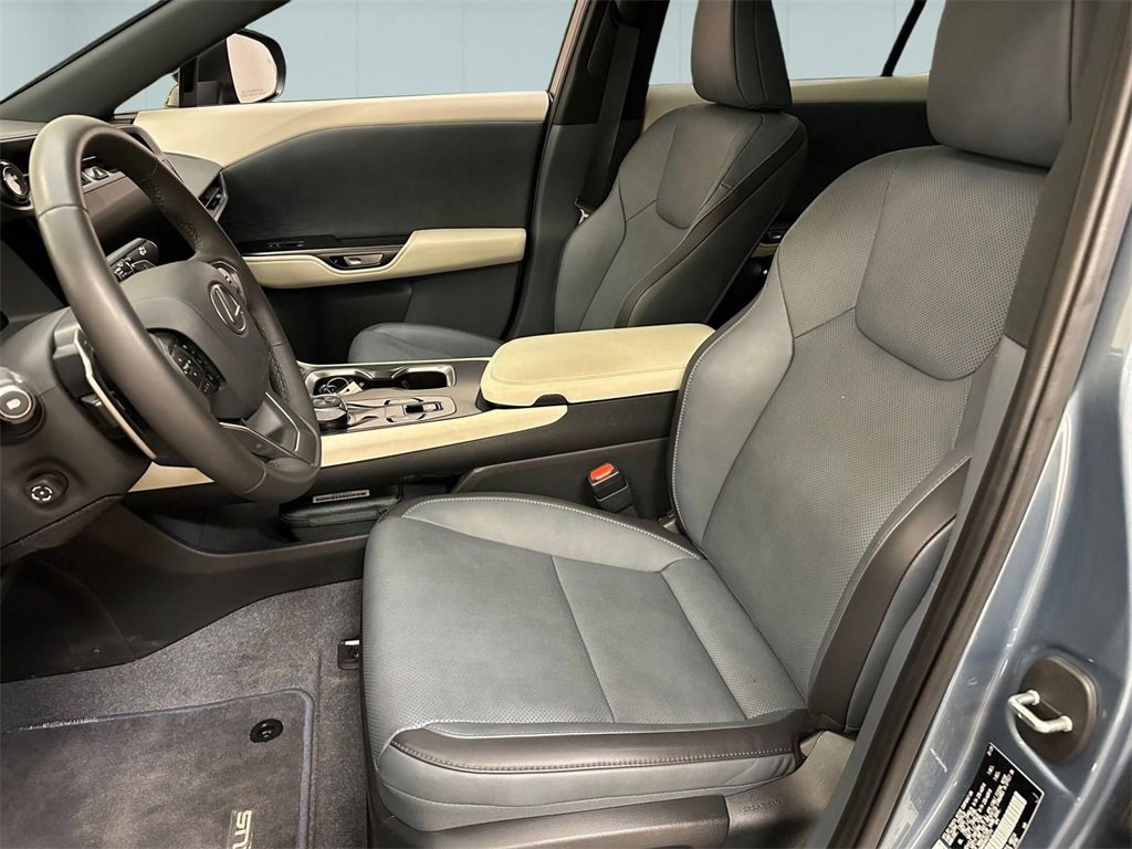 Used 2024 Lexus RZ 300e Premium image 5