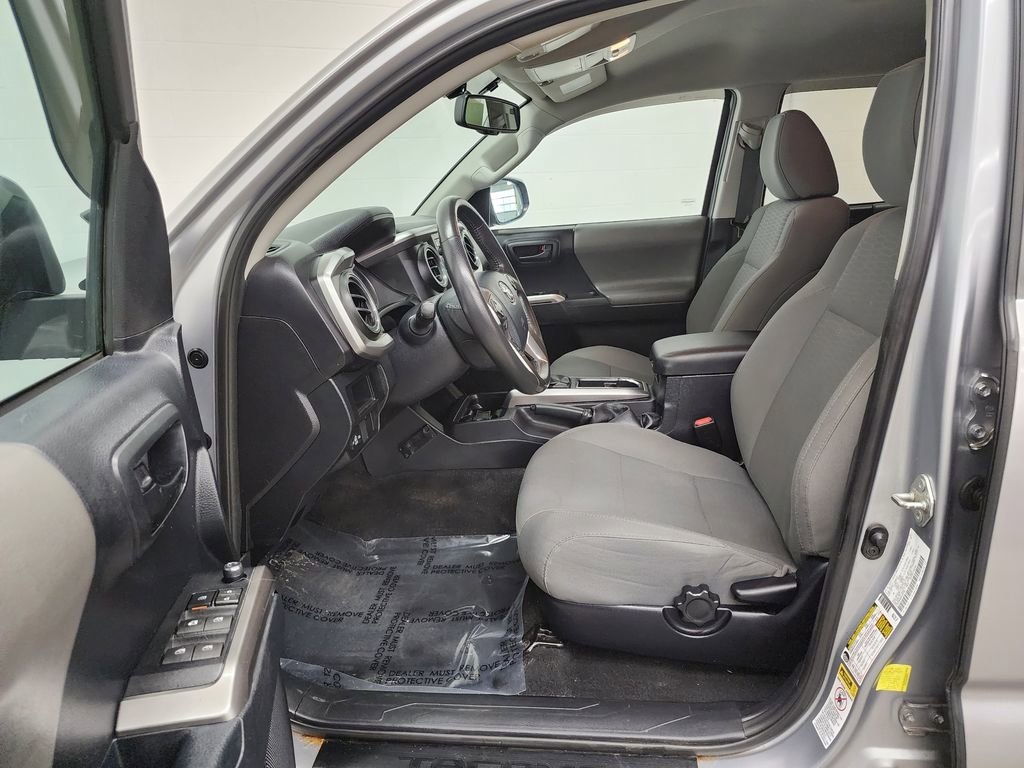 Used 2017 Toyota Tacoma SR5 w/ Tow Package AWD/4WD image 12