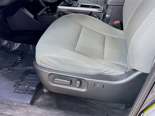 Used 2021 Toyota Tacoma SR5 AWD/4WD image 18