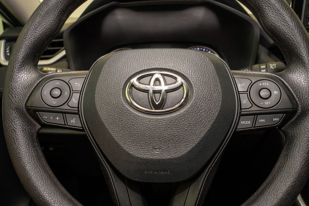 Used 2021 Toyota RAV4 XLE image 17