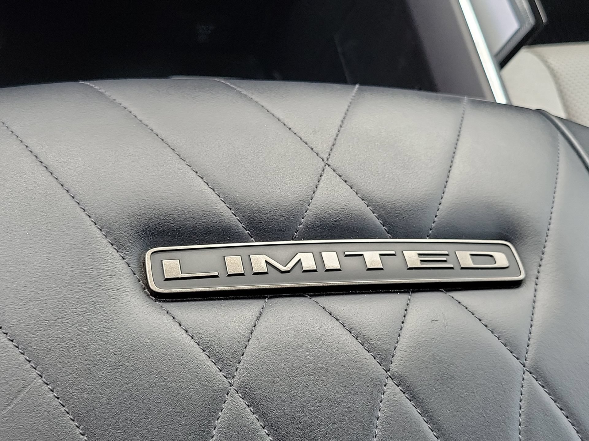 Used 2024 RAM 1500 Limited AWD/4WD image 23