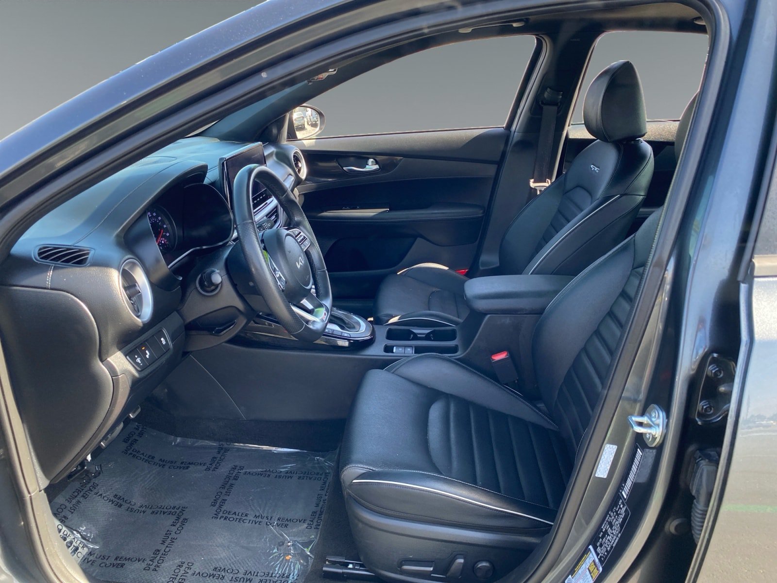 Used 2024 Kia Forte GT-Line w/ GT-Line Premium Package FWD image 9