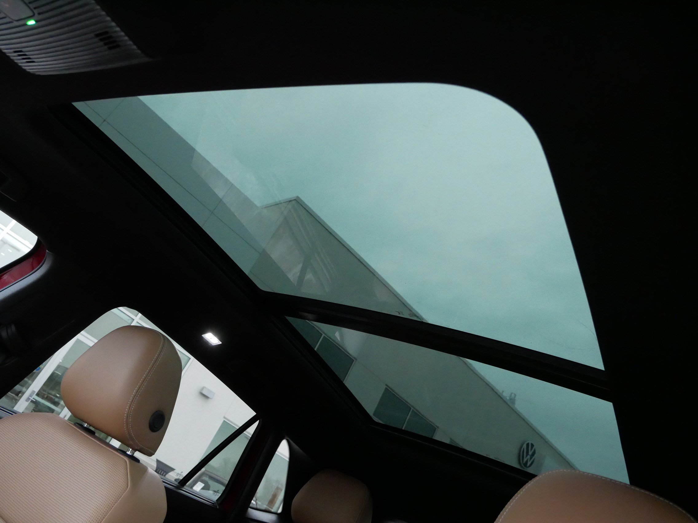 Certified 2025 Volkswagen Atlas Cross Sport SEL R-Line image 36