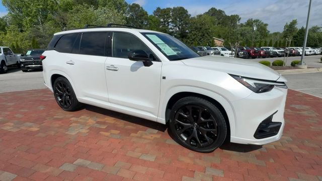 Used 2024 Lexus TX 500h AWD w/ Technology Package image 4