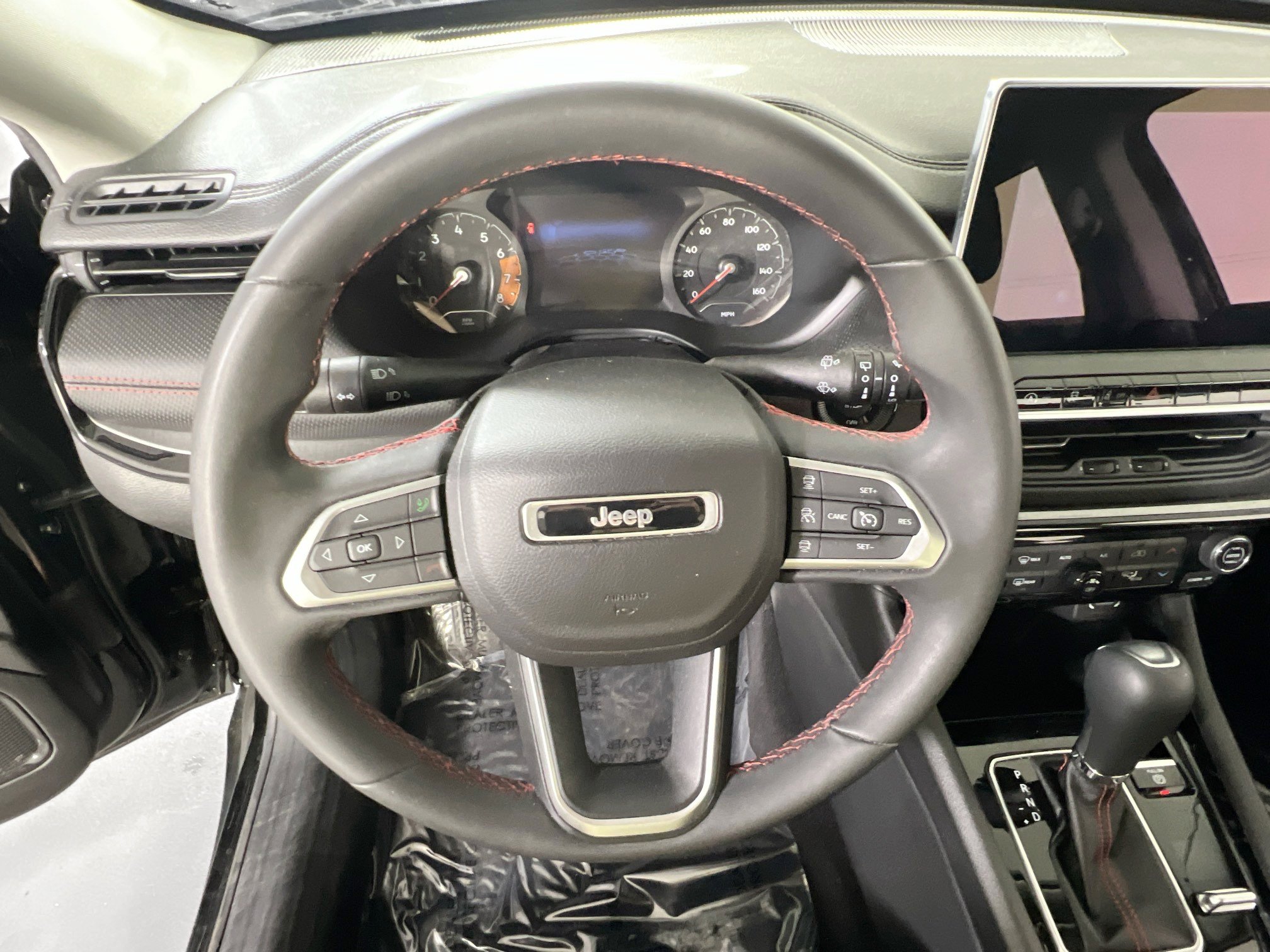 Used 2022 Jeep Compass Trailhawk AWD/4WD image 11