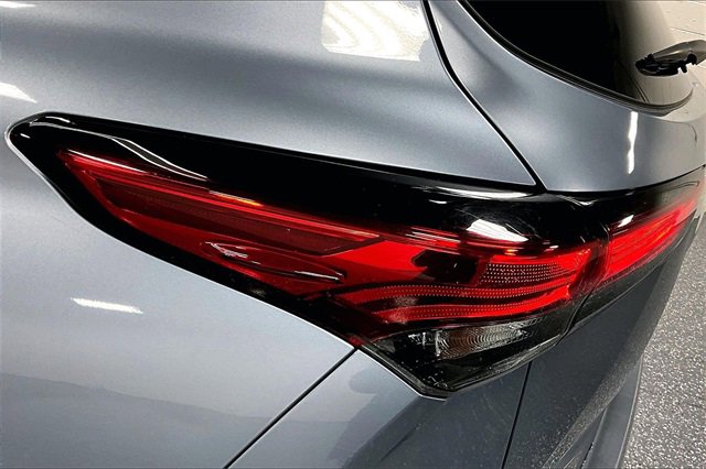 Used 2022 Toyota Highlander XLE image 24