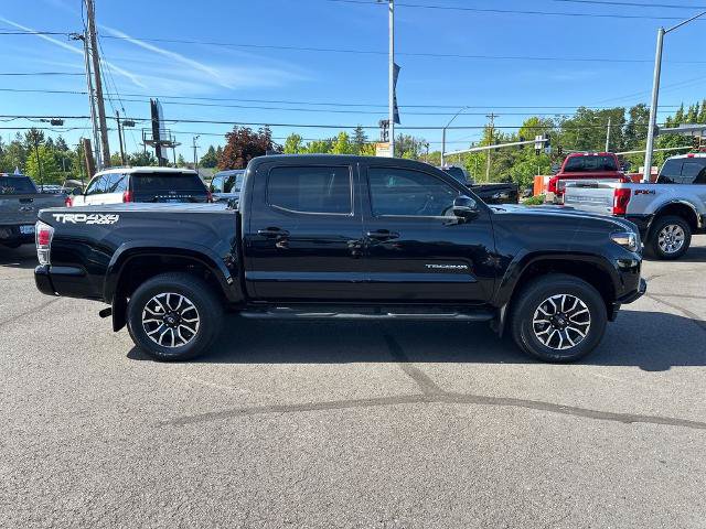 Used 2021 Toyota Tacoma TRD Sport w/ TRD Premium Sport Package AWD/4WD image 8