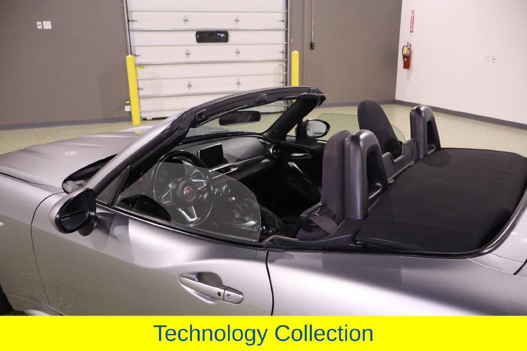 Used 2017 FIAT 124 Spider Classica RWD image 16
