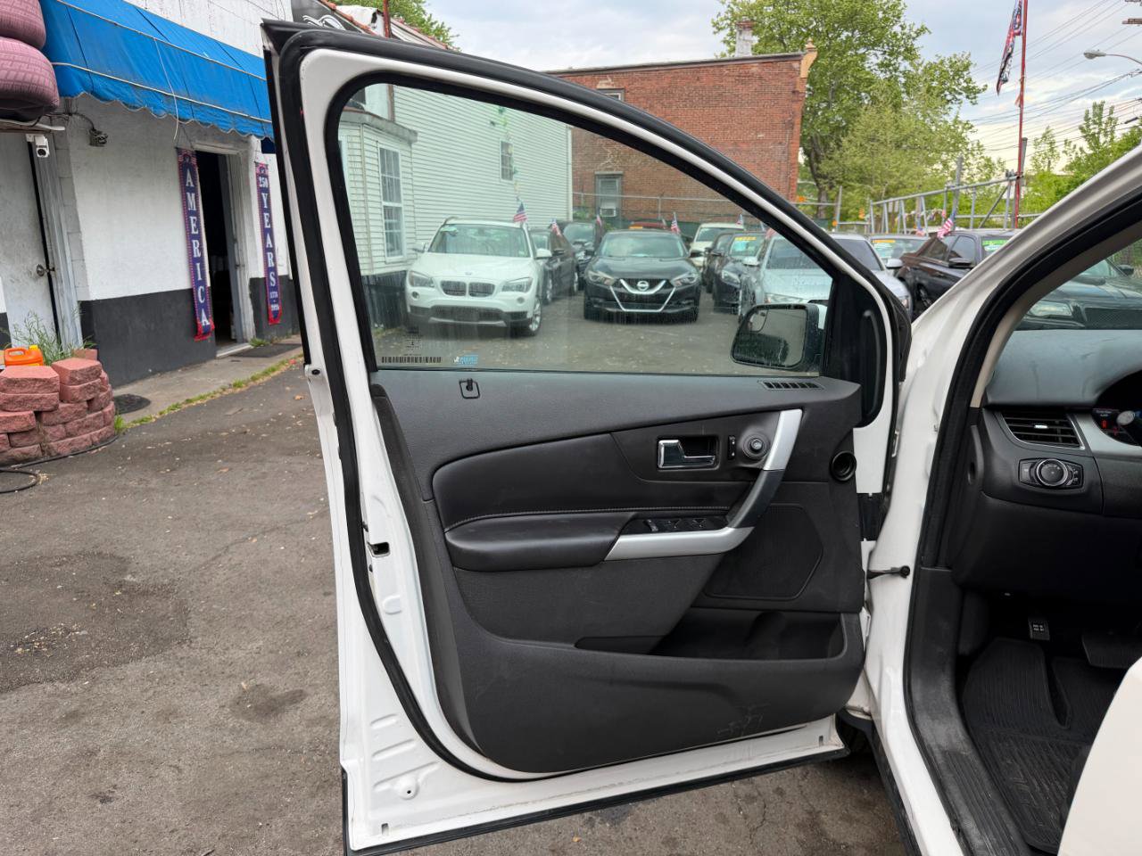 Used 2014 Ford Edge SEL w/ Equipment Group 205A AWD/4WD image 22