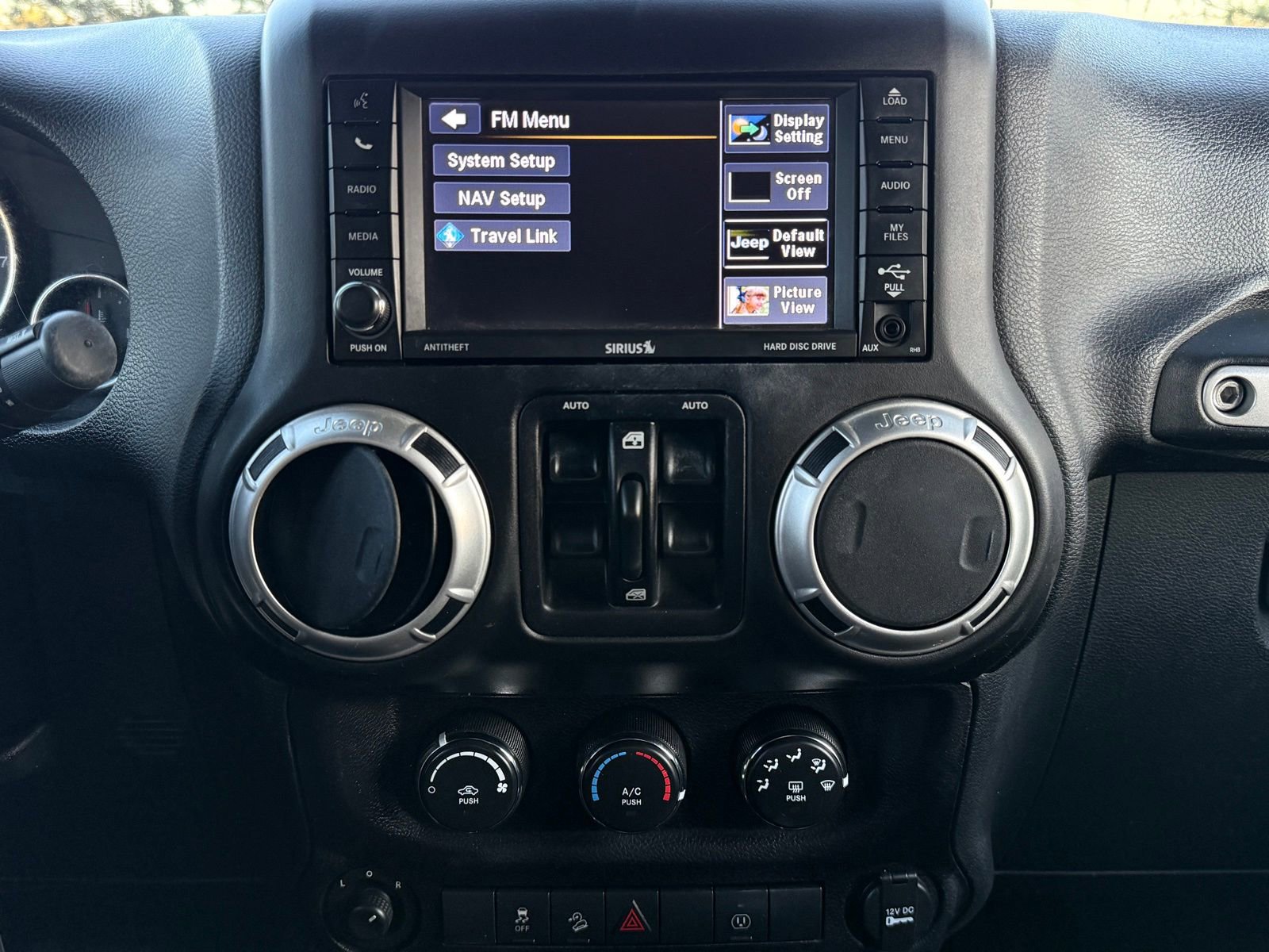 Used 2016 Jeep Wrangler Unlimited Sahara w/ Connectivity Group image 28