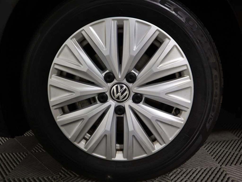 Used 2019 Volkswagen Jetta S w/ Driver Assistance Package image 31