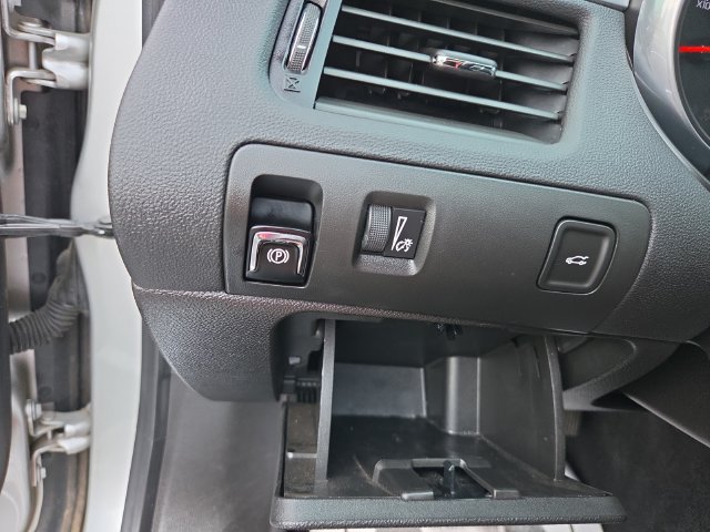 Used 2019 Chevrolet Impala LT FWD image 40