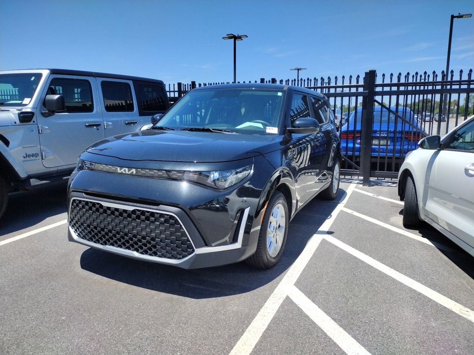 Used 2024 Kia Soul S FWD image 3