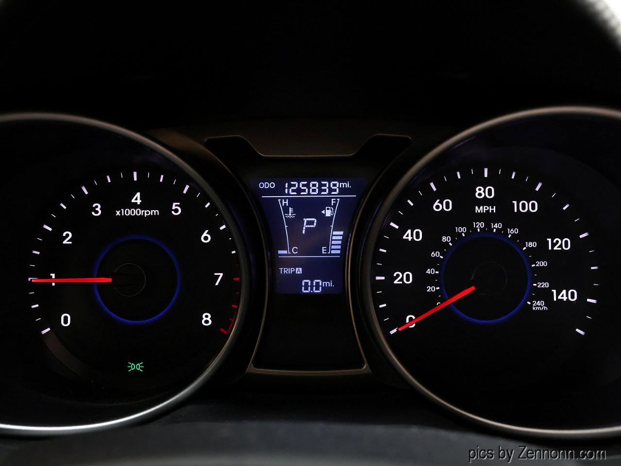 Used 2016 Hyundai Veloster FWD image 18