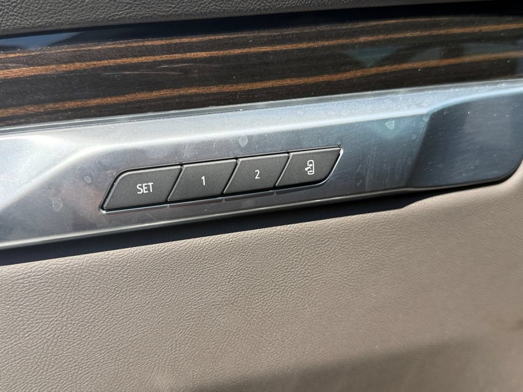 Used 2025 Cadillac Escalade Premium Luxury AWD/4WD image 50