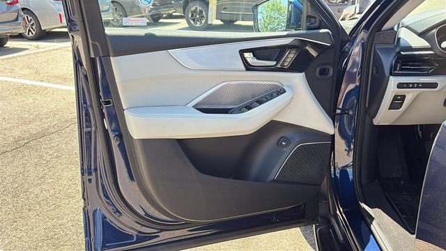 Used 2024 Acura MDX SH-AWD w/ Technology Package image 9
