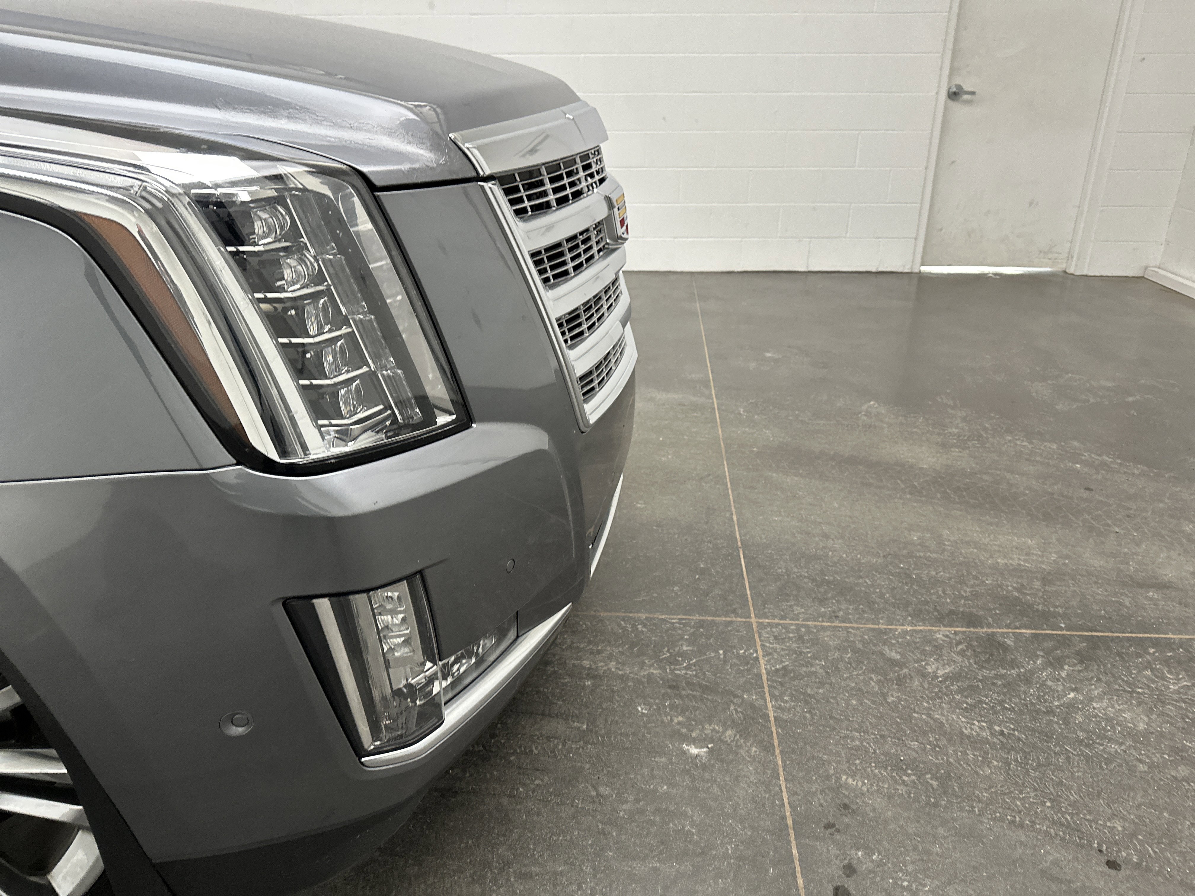 Used 2019 Cadillac Escalade Premium Luxury w/ LPO, Radiant Package image 2