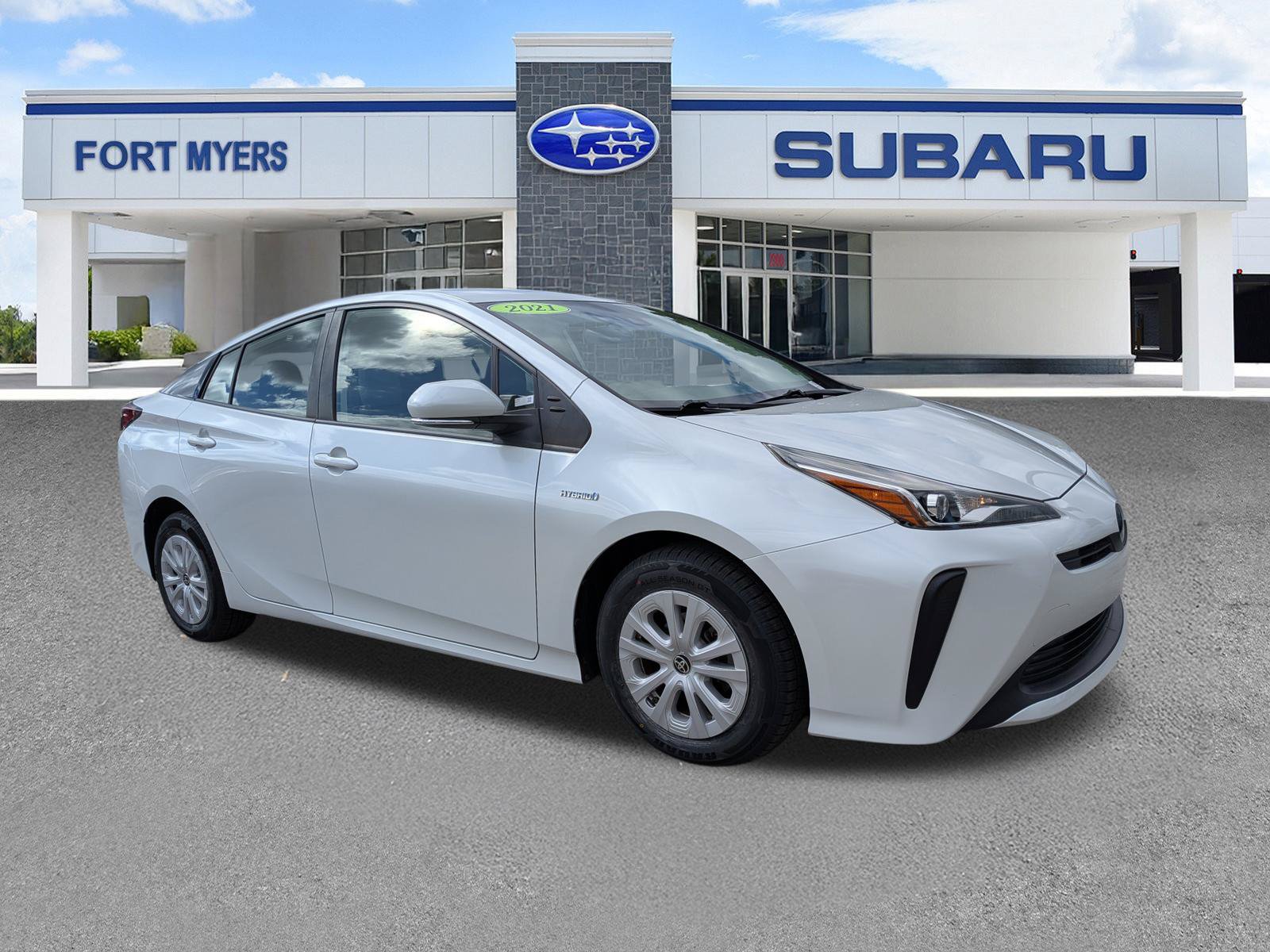 Used 2021 Toyota Prius L Eco FWD image 1