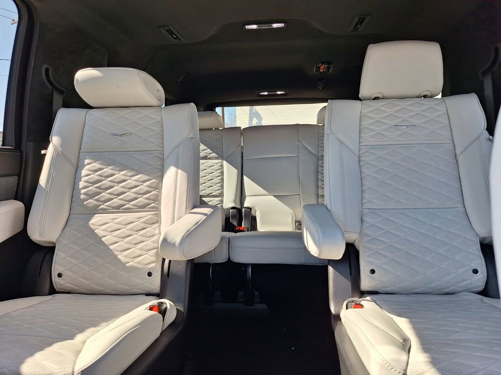New 2026 Cadillac Escalade ESV Platinum Sport w/ LPO, ONYX Package image 25