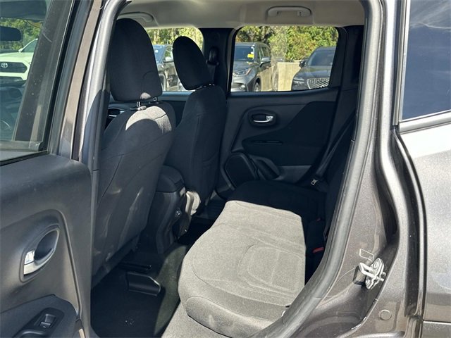 Used 2020 Jeep Renegade Latitude image 16