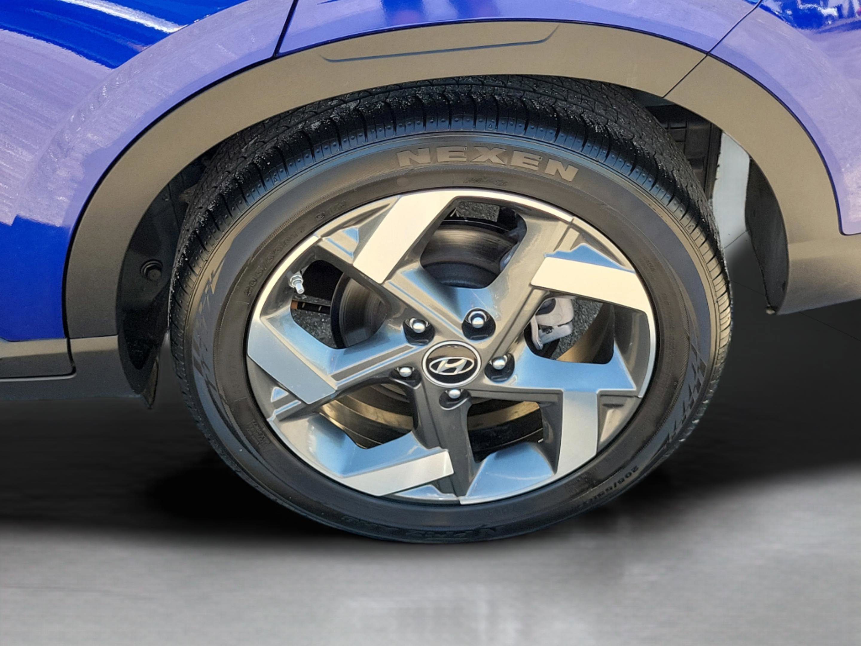 Certified 2023 Hyundai Venue Limited w/ Cargo Package image 5