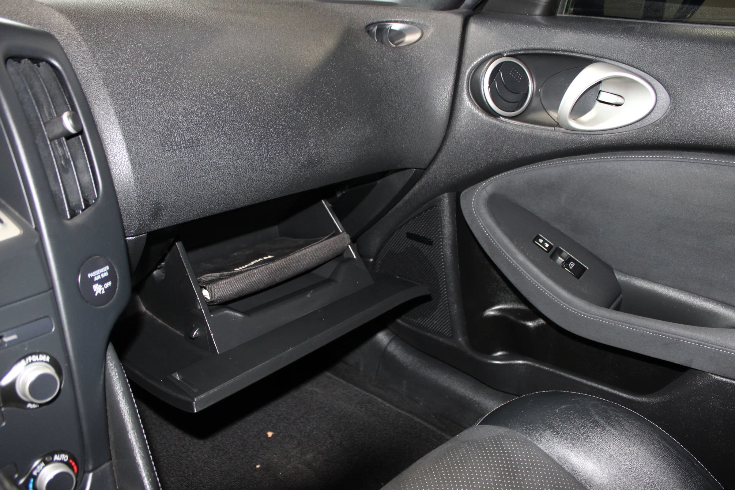 Used 2014 Nissan 370Z Touring w/ Sport Package RWD image 20