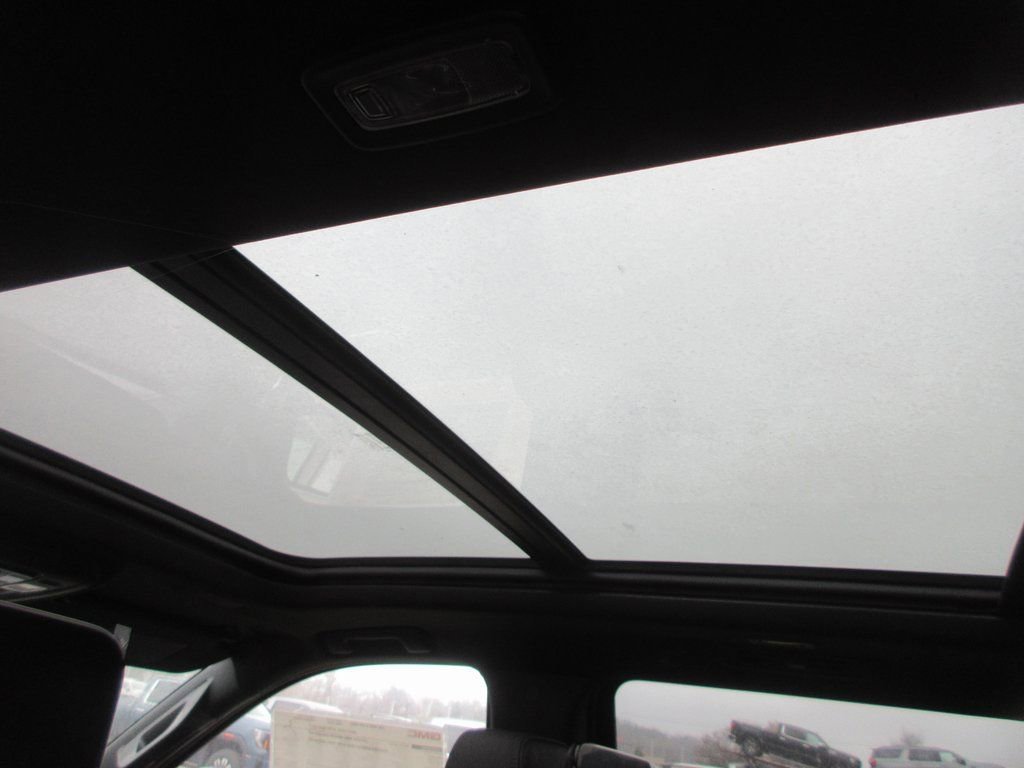 New 2026 GMC Yukon XL Denali w/ Denali Reserve Package image 16