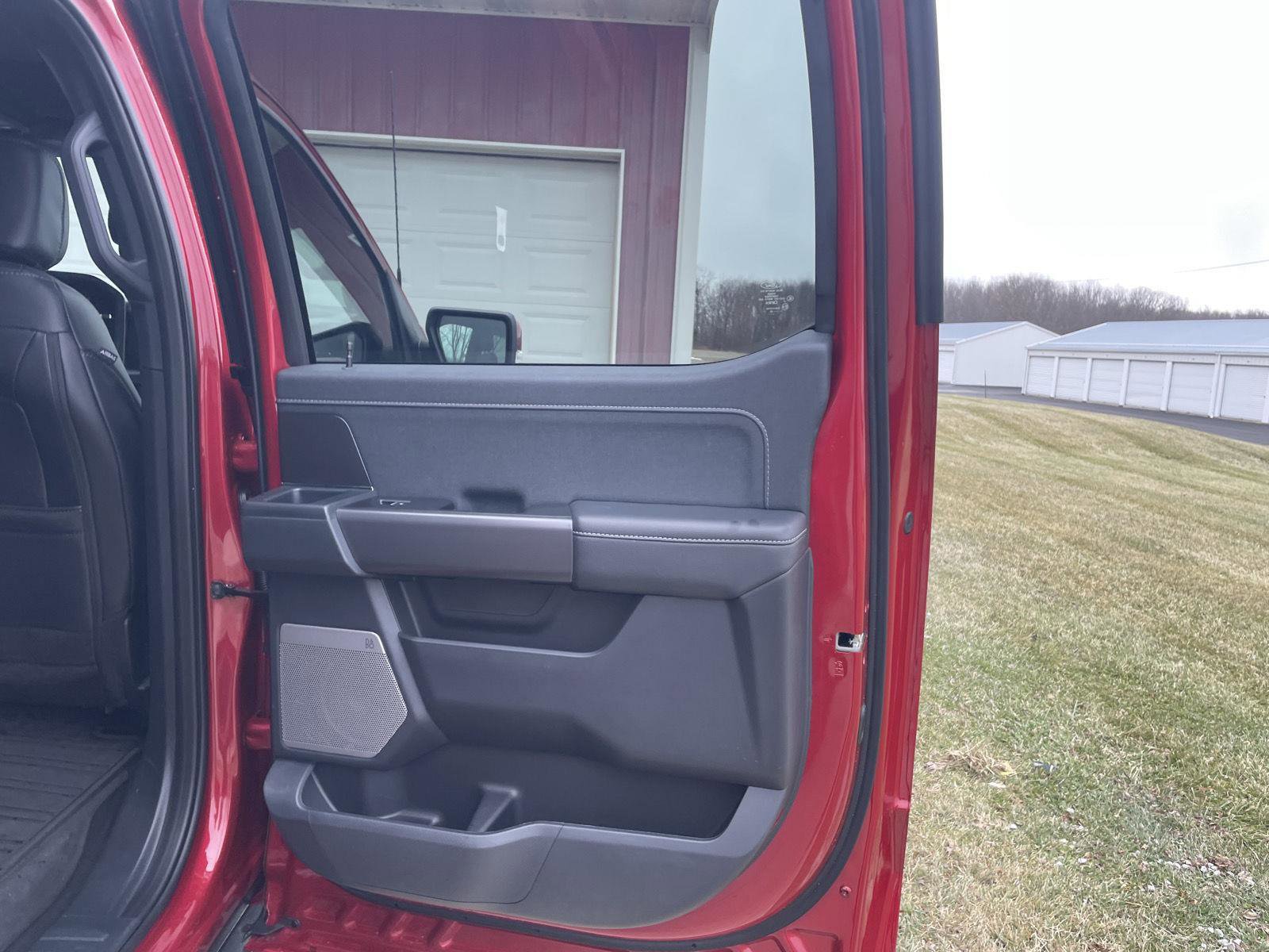 Used 2025 Ford F150 Lariat w/ Equipment Group 501A Mid image 29