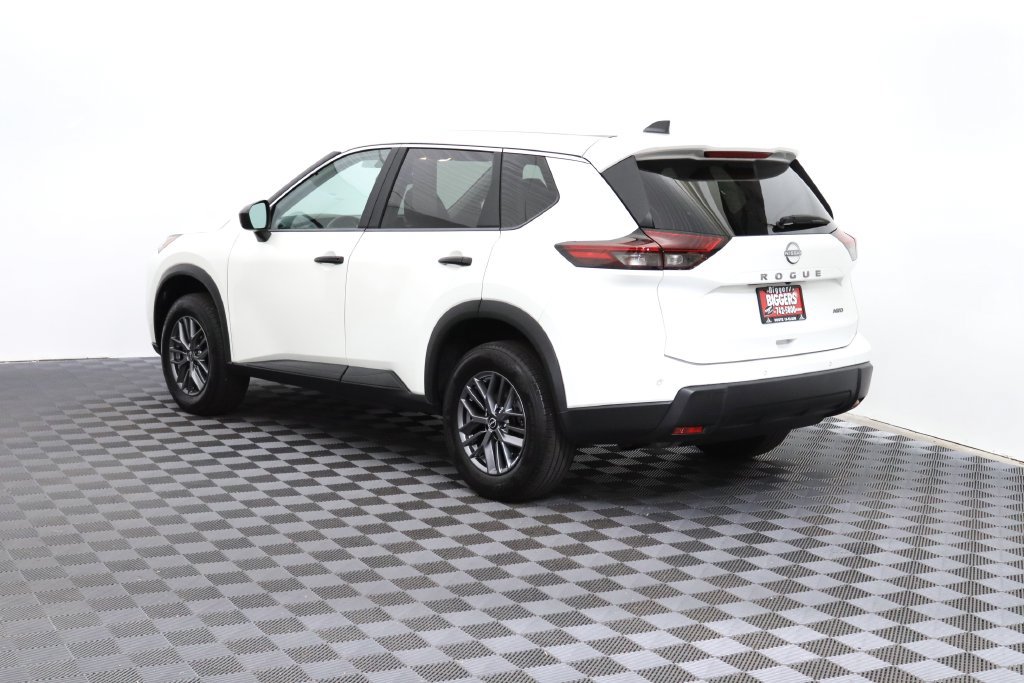 Used 2025 Nissan Rogue S AWD/4WD image 6