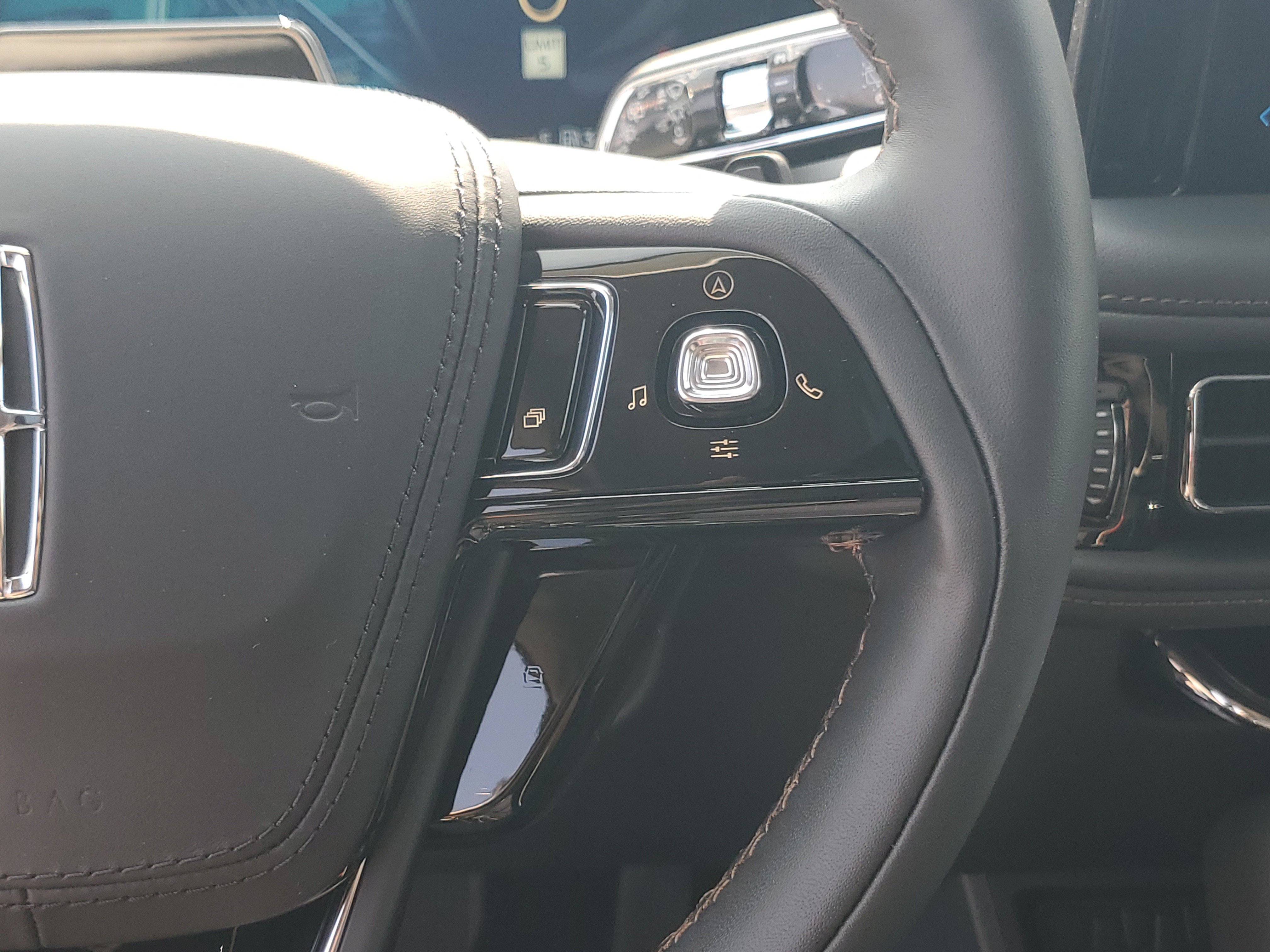 New 2026 Lincoln Aviator Reserve AWD/4WD image 17