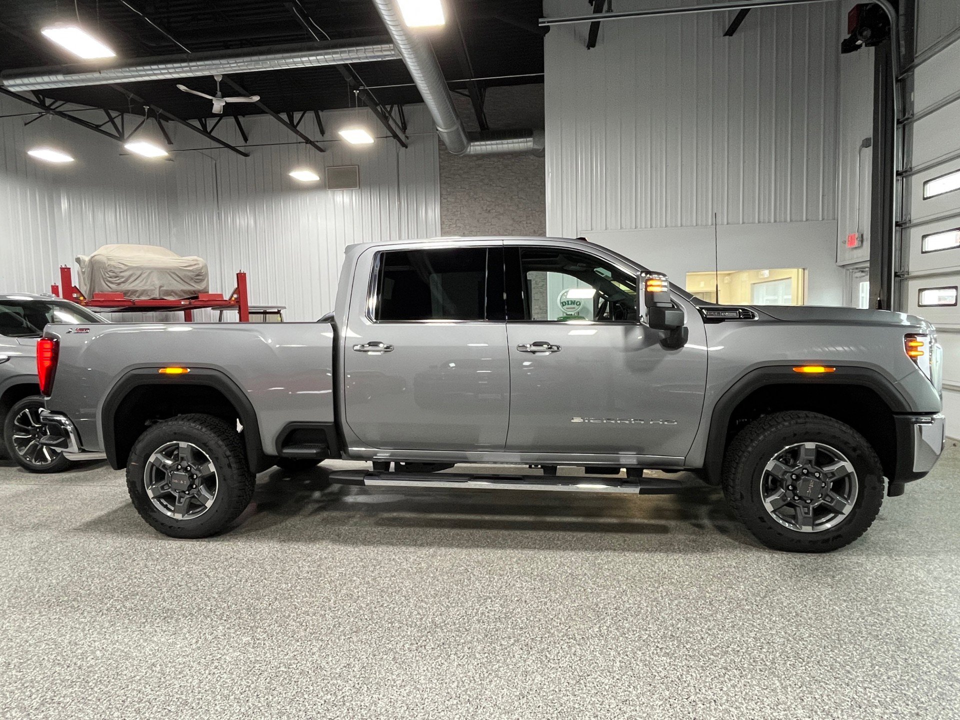New 2025 GMC Sierra 3500 SLT w/ SLT Premium Package image 6