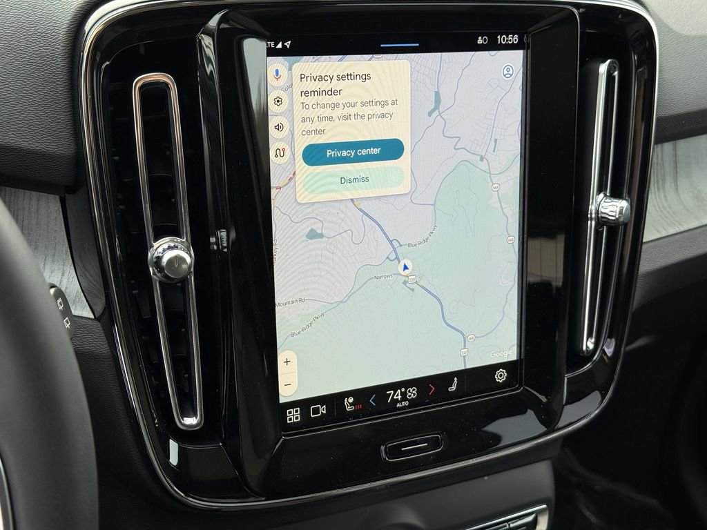 New 2025 Volvo XC40 B5 Core w/ Protection Package Premier image 21