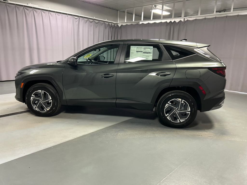 New 2026 Hyundai Tucson Blue SE image 4