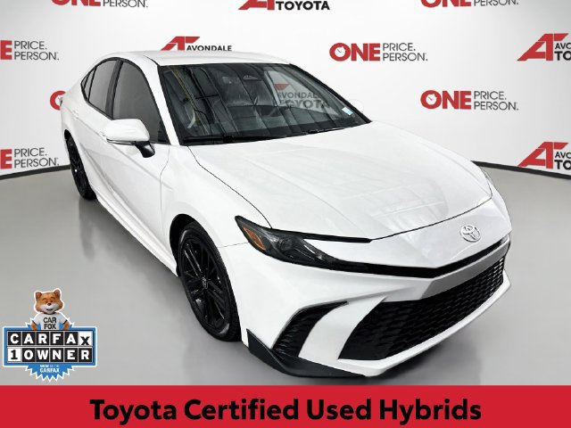 Certified 2025 Toyota Camry SE FWD image 1